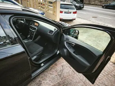 Volvo V40 Cross Country 2017 - 18500 EUR, 100000 km - AUTO.MOTO.pt - 100000km - foto 24 de 34