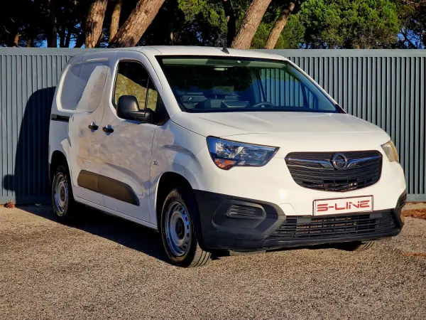 Opel COMBO 2022 - 15990 EUR, 55209 km - AUTO.MOTO.pt - 55209km - foto 2 de 15