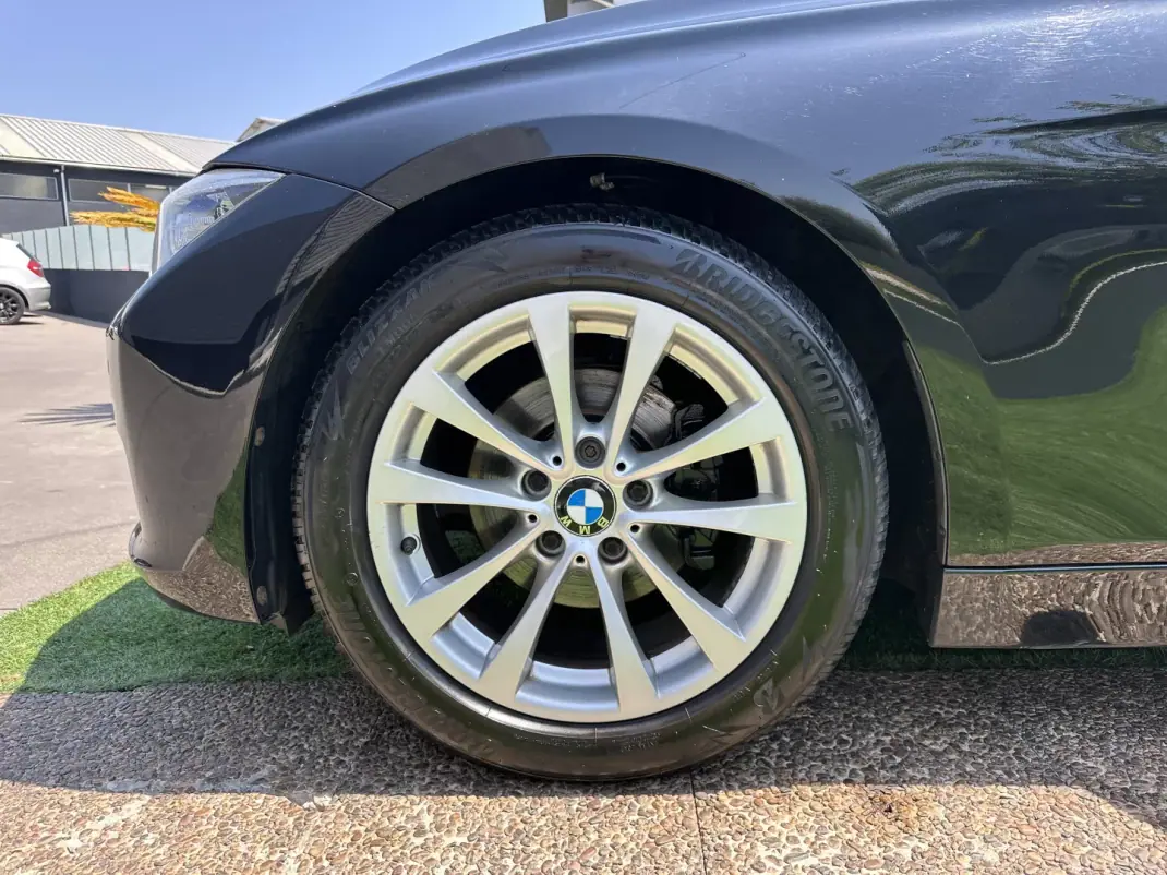 BMW 320 2014 - 11900 EUR, 240000 km - 240000km - foto 7 de 64