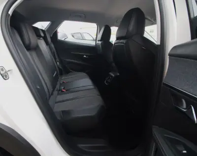 Peugeot 3008 2018 - 16990 EUR, 138000 km - AUTO.MOTO.pt - 138000km - foto 23 de 26