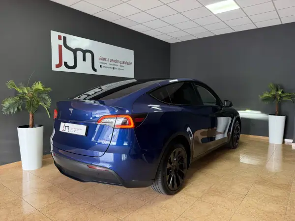 Tesla Model Y 2022 - 37990 EUR, 52574 km - AUTO.MOTO.pt - 52574km - foto 3 de 15