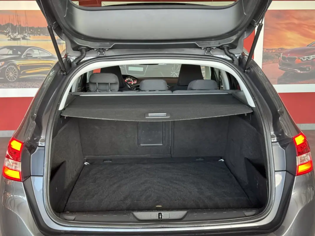 Peugeot 308 SW 2018 - 14990 EUR, 124838 km - AUTO.MOTO.pt - 124838km - foto 11 de 21