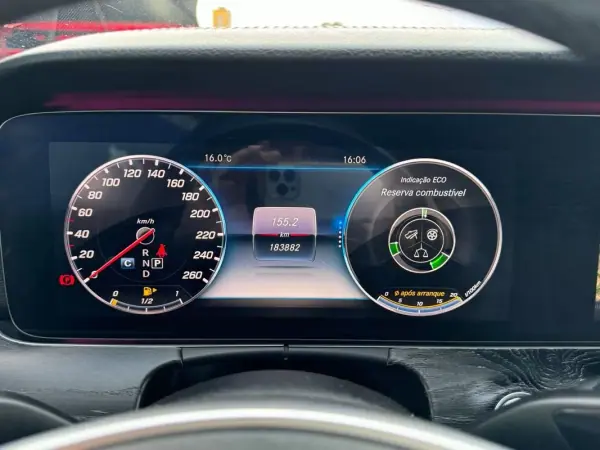 Mercedes-Benz E 220 2017 - 34999 EUR, 179000 km - AUTO.MOTO.pt - 179000km - foto 26 de 29