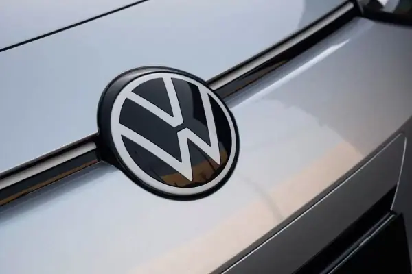 Volkswagen ID.3 2023 - 23750 EUR, 98300 km - AUTO.MOTO.pt - 98300km - foto 5 de 33