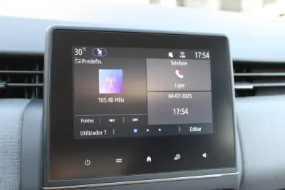 Renault Clio 2024 - 18750 EUR, 1753 km - AUTO.MOTO.pt - 1753km - foto 11 de 22