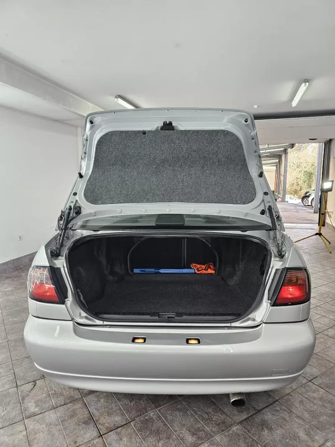 Nissan Primera 2001 - 2650 EUR, 283341 km - AUTO.MOTO.pt - 283341km - foto 23 de 24