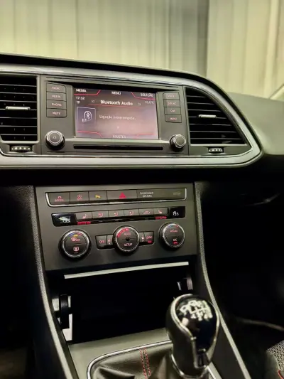 SEAT Leon 2014 - 17500 EUR, 140000 km - AUTO.MOTO.pt - 140000km - foto 13 de 21