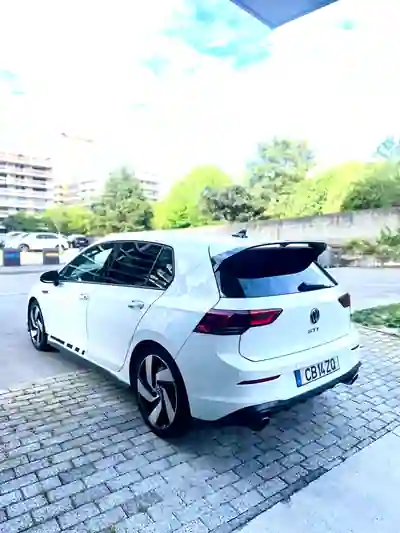 Volkswagen Golf 2021 - 32000 EUR, 161000 km - AUTO.MOTO.pt - 161000km - foto 5 de 8