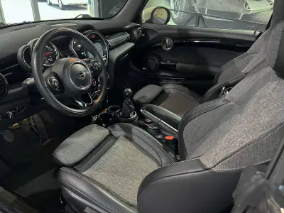 MINI Cooper 2019 - 24800 EUR, 28470 km - AUTO.MOTO.pt - 28470km - foto 10 de 31