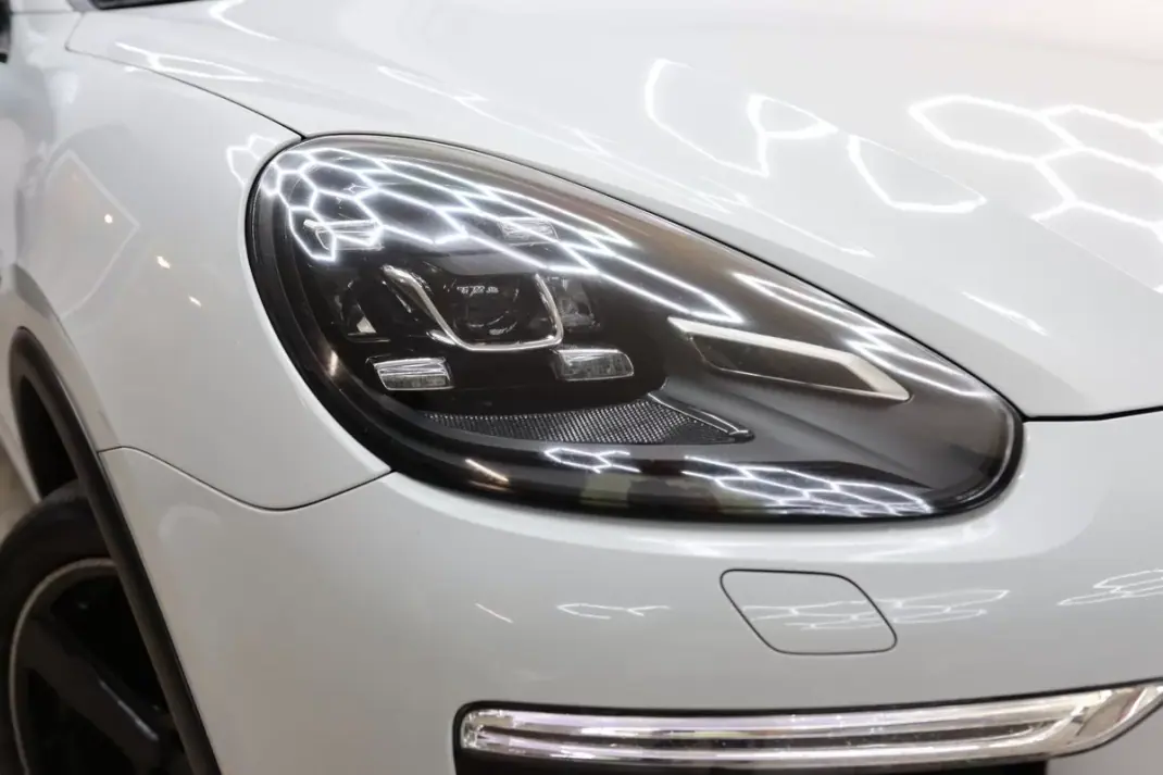 Porsche Cayenne 2015 - 41900 EUR, 140000 km - 140000km - foto 4 de 32