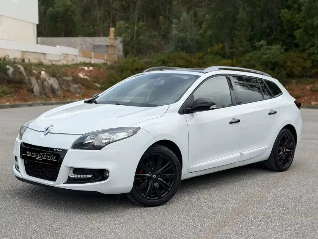 Renault Mégane 2010 - 5900 EUR, 215894 km - AUTO.MOTO.pt - 215894km - foto 6 de 22
