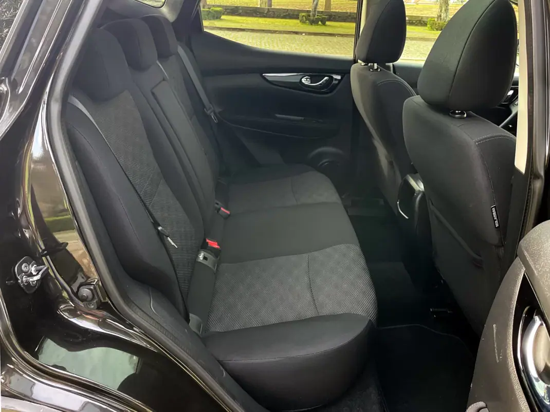 Nissan Qashqai 2017 - 13700 EUR, 243000 km - AUTO.MOTO.pt - 243000km - foto 17 de 28