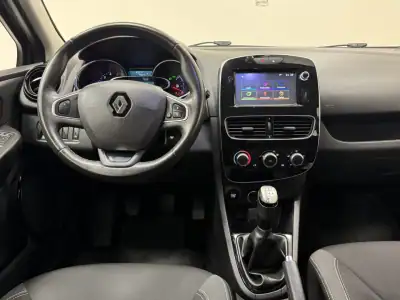 Renault Clio 2017 - 11890 EUR, 109000 km - AUTO.MOTO.pt - 109000km - foto 15 de 17