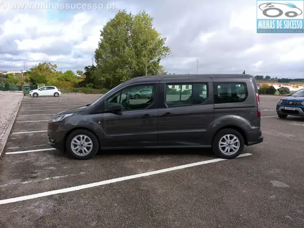 Ford Tourneo Connect 2020 - 19980 EUR, 108000 km - AUTO.MOTO.pt - 108000km - foto 3 de 31