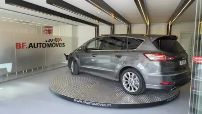 Ford S-Max 2017 - 22500 EUR, 160120 km - AUTO.MOTO.pt - 160120km - foto 3 de 67