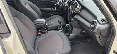 MINI 5 Portas 2018 - 13995 EUR, 77700 km - 77700km - foto 9 de 17