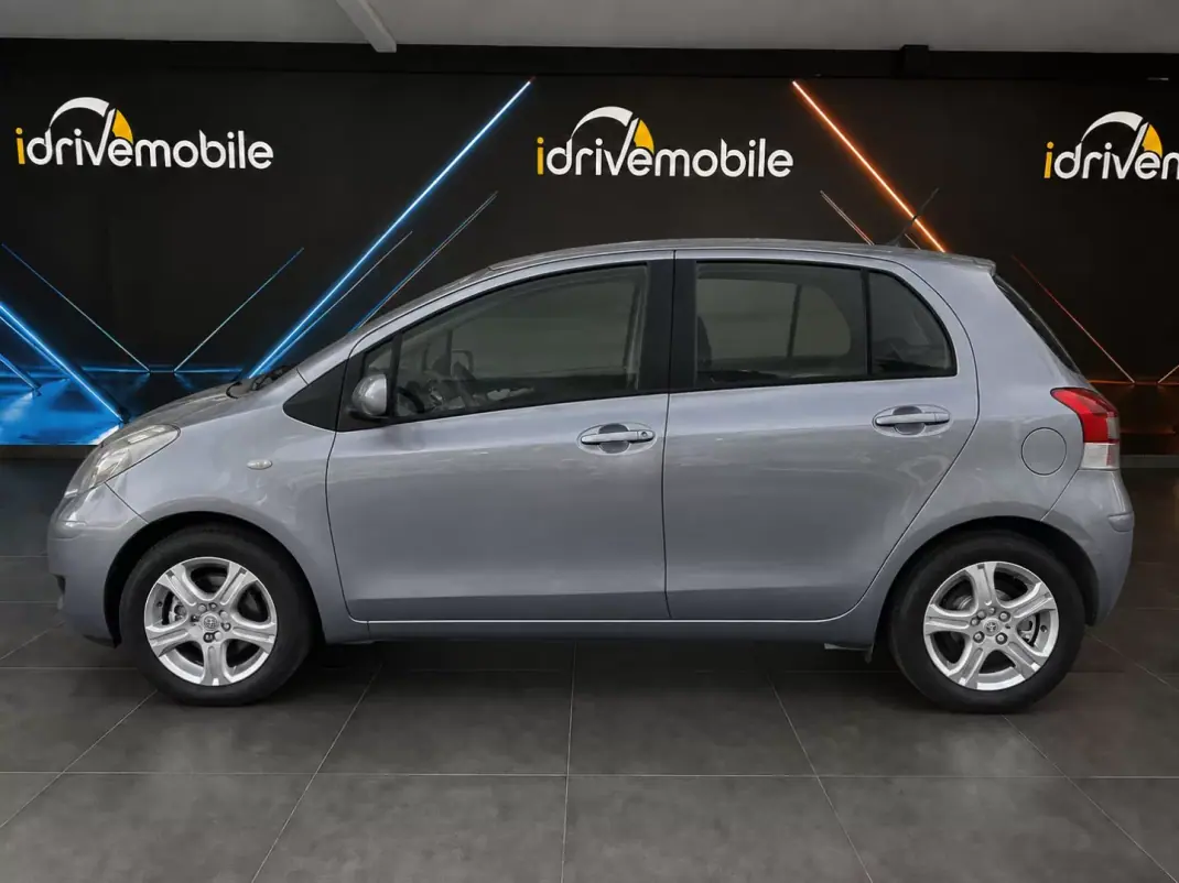 Toyota Yaris 2010 - 9500 EUR, 89481 km - 89481km - foto 6 de 19