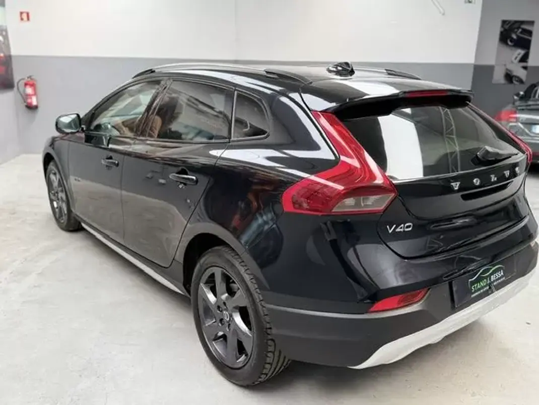 Volvo V40 2014 - 8999 EUR, 260000 km - 260000km - foto 8 de 15