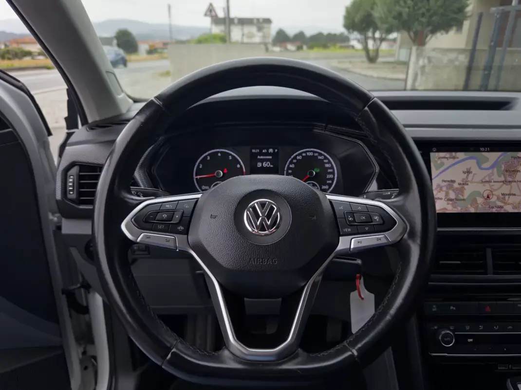 Volkswagen T-Cross 2019 - 17990 EUR, 105000 km - 105000km - foto 21 de 39