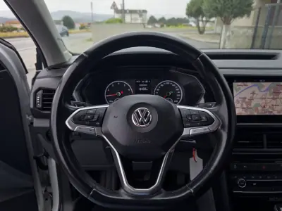 Volkswagen T-Cross 2019 - 17990 EUR, 105000 km - AUTO.MOTO.pt - 105000km - foto 21 de 39
