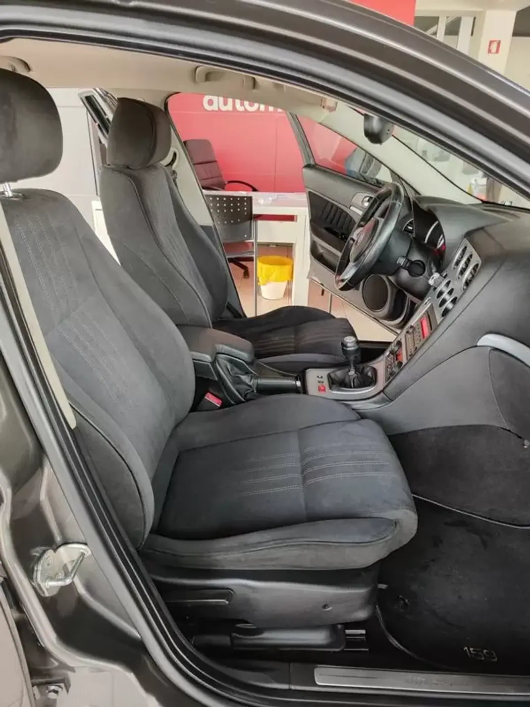 Alfa Romeo 159 Sportwagon 2008 - 7250 EUR, 221050 km - AUTO.MOTO.pt - 221050km - foto 18 de 37