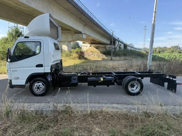 Mitsubishi FUSO CANTER 3C15 AC/ABS DUONIC PLATAFORMA DHOLLANDIA 2022 - 28900 EUR, 190000 km - AUTO.MOTO.pt - 190000km - foto 8 de 26
