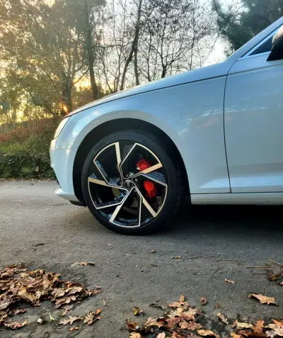 Audi A4 Avant 2017 - 22990 EUR, 183300 km - AUTO.MOTO.pt - 183300km - foto 10 de 36