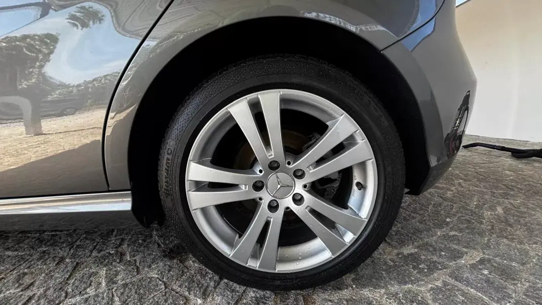 Mercedes-Benz A 180 2012 - 15190 EUR, 129000 km - AUTO.MOTO.pt - 129000km - foto 16 de 16