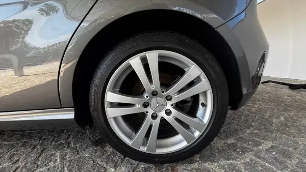 Mercedes-Benz A 180 2012 - 14990 EUR, 129000 km - AUTO.MOTO.pt - 129000km - foto 16 de 16