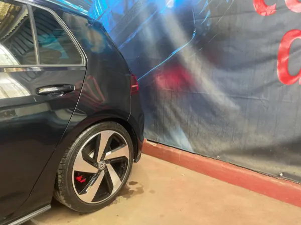 Volkswagen Golf 2019 - 30500 EUR, 106000 km - AUTO.MOTO.pt - 106000km - foto 23 de 47