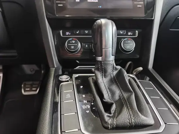 Volkswagen Passat Variant 2018 - 21990 EUR, 137500 km - AUTO.MOTO.pt - 137500km - foto 42 de 44