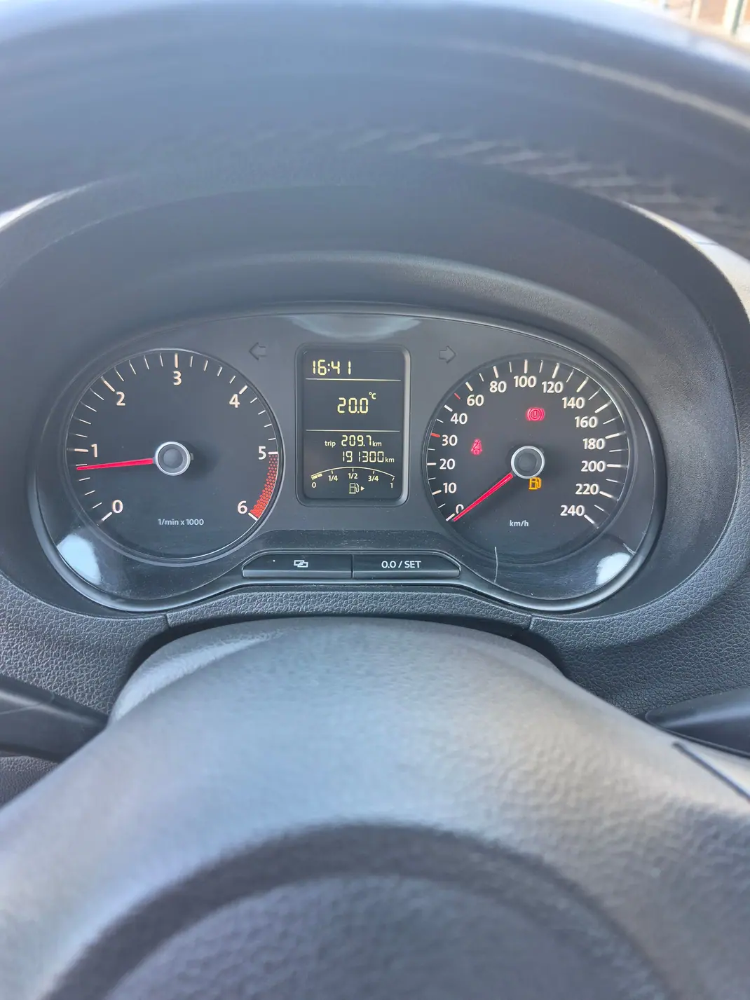 Volkswagen Polo 2011 - 6150 EUR, 191000 km - 191000km - foto 12 de 14