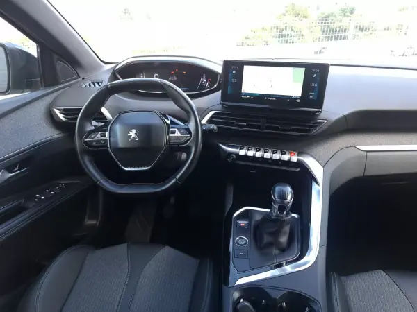 Peugeot 3008 2023 - 18990 EUR, 64989 km - 64989km - foto 12 de 18