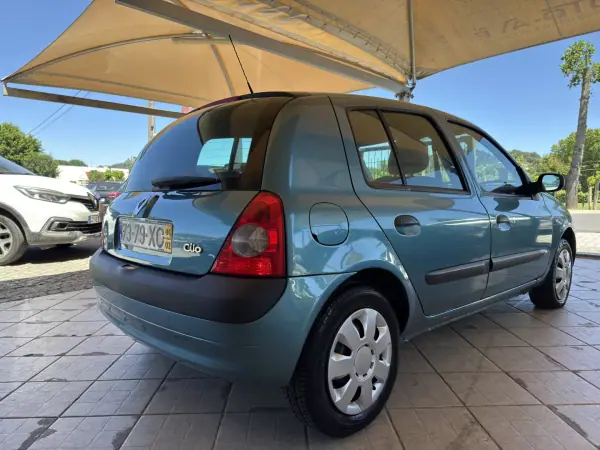 Renault Clio 2004 - 3250 EUR, 222926 km - AUTO.MOTO.pt - 222926km - foto 9 de 28
