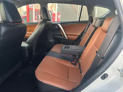 Toyota RAV4 2019 - 29990 EUR, 53500 km - AUTO.MOTO.pt - 53500km - foto 10 de 16