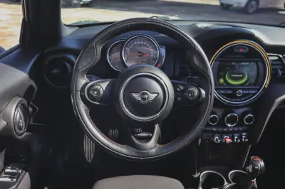 MINI One 2018 - 18980 EUR, 61420 km - AUTO.MOTO.pt - 61420km - foto 11 de 30