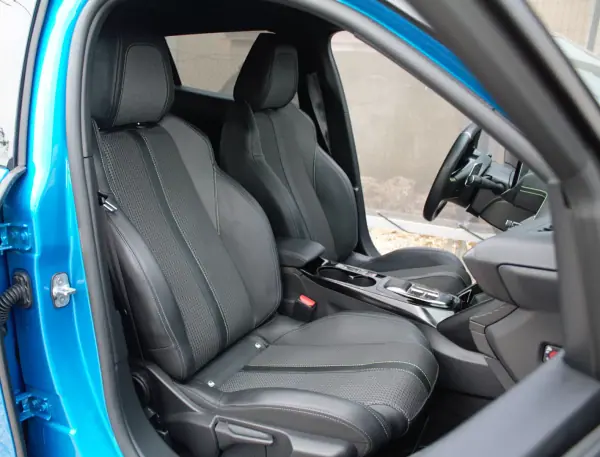 Peugeot 2008 2022 - 20900 EUR, 31255 km - AUTO.MOTO.pt - 31255km - foto 14 de 28