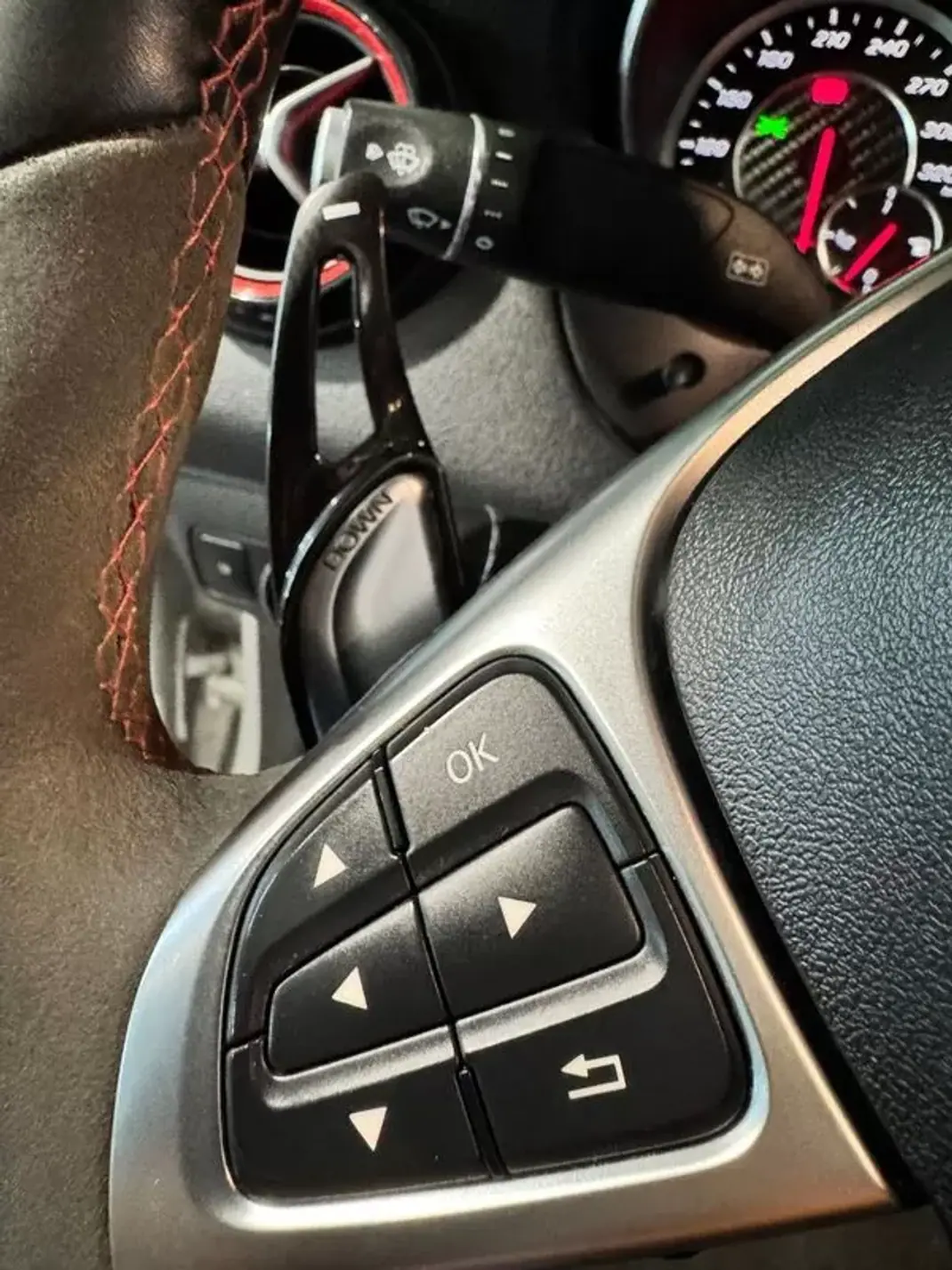 Mercedes-Benz CLA 45 AMG 2018 - 36900 EUR, 127350 km - 127350km - foto 10 de 32