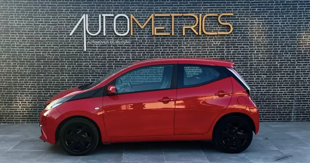 Toyota Aygo 2016 - 8500 EUR, 190000 km - AUTO.MOTO.pt - 190000km - foto 7 de 16