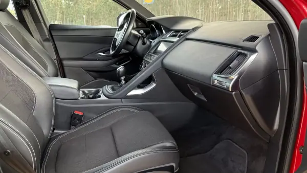 Jaguar E-Pace 2019 - 24500 EUR, 164000 km - AUTO.MOTO.pt - 164000km - foto 57 de 64