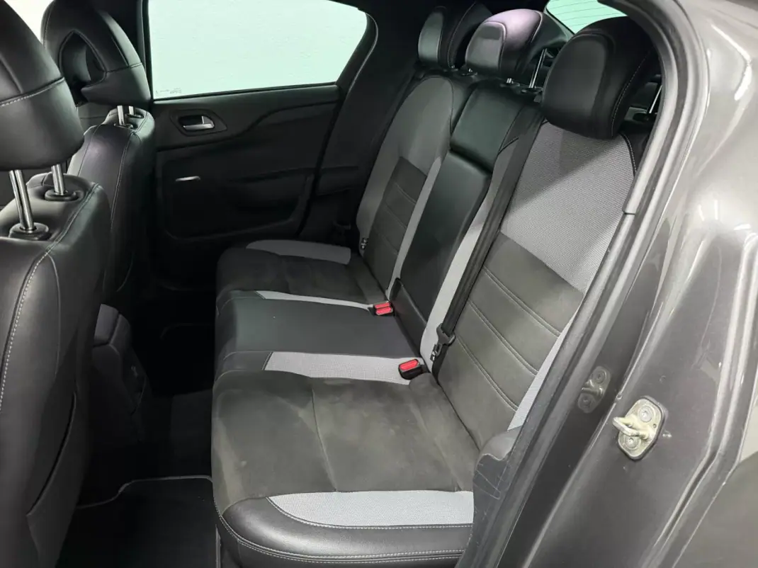 DS DS4 Crossback 2016 - 13990 EUR, 125000 km - AUTO.MOTO.pt - 125000km - foto 18 de 23