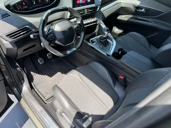 Peugeot 3008 2017 - 16500 EUR, 162000 km - AUTO.MOTO.pt - 162000km - foto 6 de 12