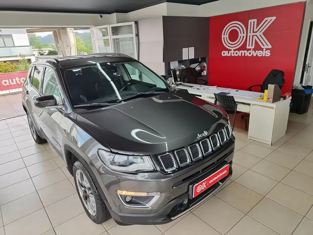 Jeep Compass 2018 - 17250 EUR, 110000 km - AUTO.MOTO.pt - 110000km - foto 2 de 34