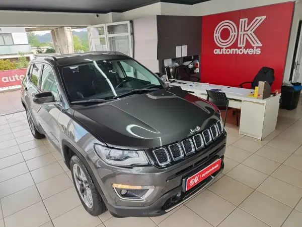 Jeep Compass 2018 - 17250 EUR, 110000 km - AUTO.MOTO.pt - 110000km - foto 2 de 34