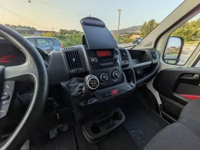 Citroën 2020 - 14990 EUR, 145000 km - AUTO.MOTO.pt - 145000km - foto 14 de 18
