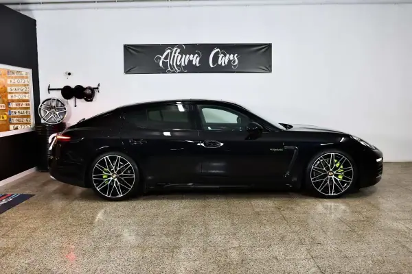 Porsche Panamera 2016 - 53900 EUR, 92706 km - AUTO.MOTO.pt - 92706km - foto 32 de 41