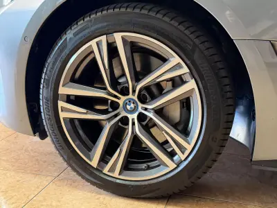 BMW i4 2022 - 36500 EUR, 76874 km - AUTO.MOTO.pt - 76874km - foto 7 de 18