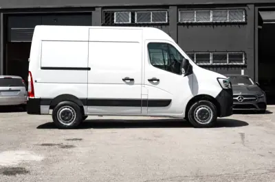 Renault Master 2023 - 23500 EUR, 81000 km - AUTO.MOTO.pt - 81000km - foto 2 de 18