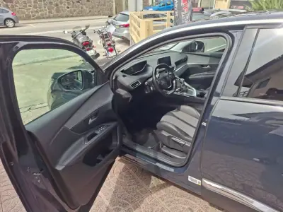 Peugeot 3008 2017 - 13500 EUR, 100000 km - 100000km - foto 17 de 39