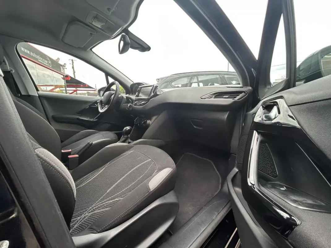 Peugeot 208 2014 - 8500 EUR, 125429 km - AUTO.MOTO.pt - 125429km - foto 17 de 17